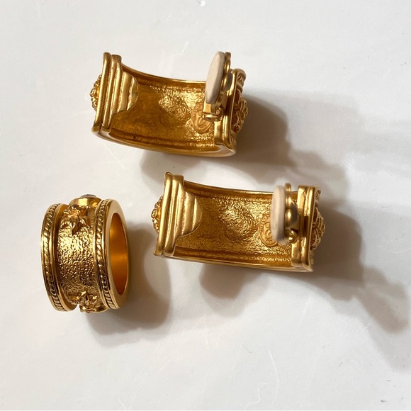 Elizabeth Taylor for Avon Love Blooms Earrings & Ring - Picture 6 of 9